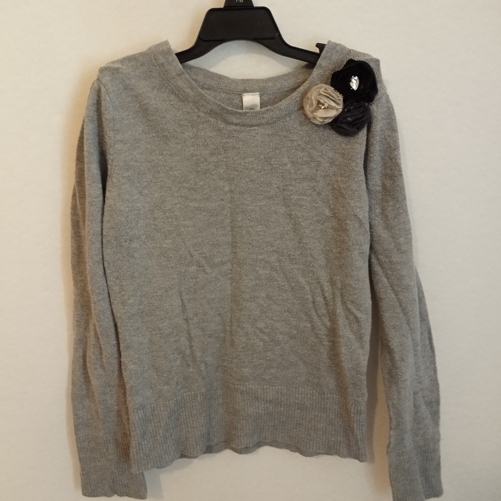 Grey sweater girls size 4/5 with flowers